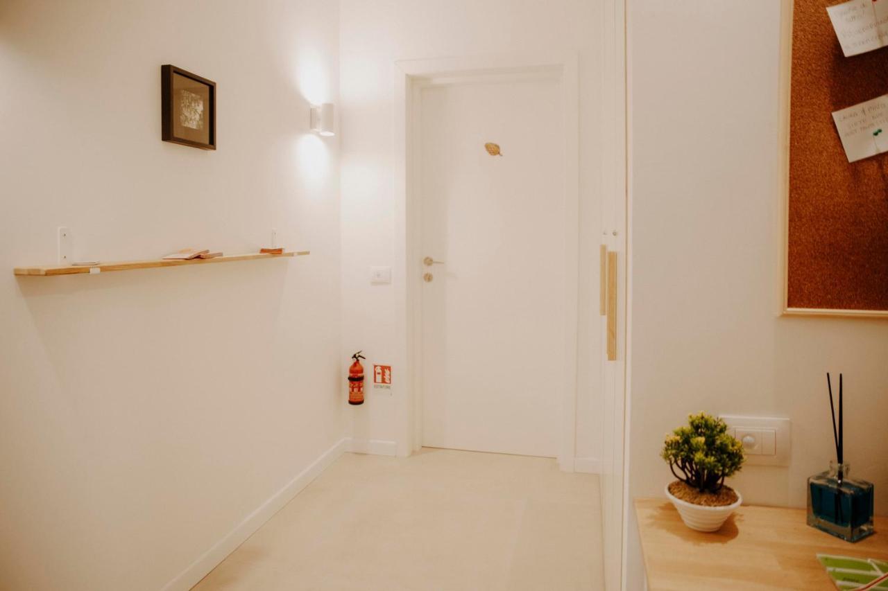 Petrarca17 Guest House A Due Passi Dal Mare تيراتشينا المظهر الخارجي الصورة
