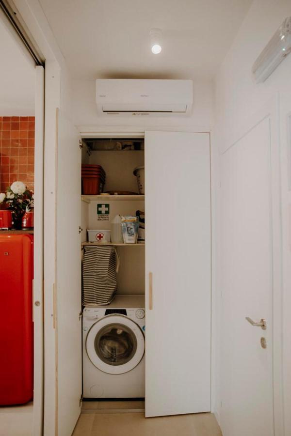 Petrarca17 Guest House A Due Passi Dal Mare تيراتشينا المظهر الخارجي الصورة