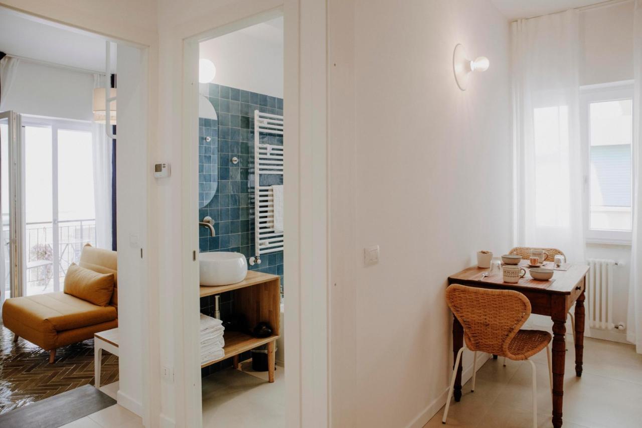 Petrarca17 Guest House A Due Passi Dal Mare تيراتشينا المظهر الخارجي الصورة