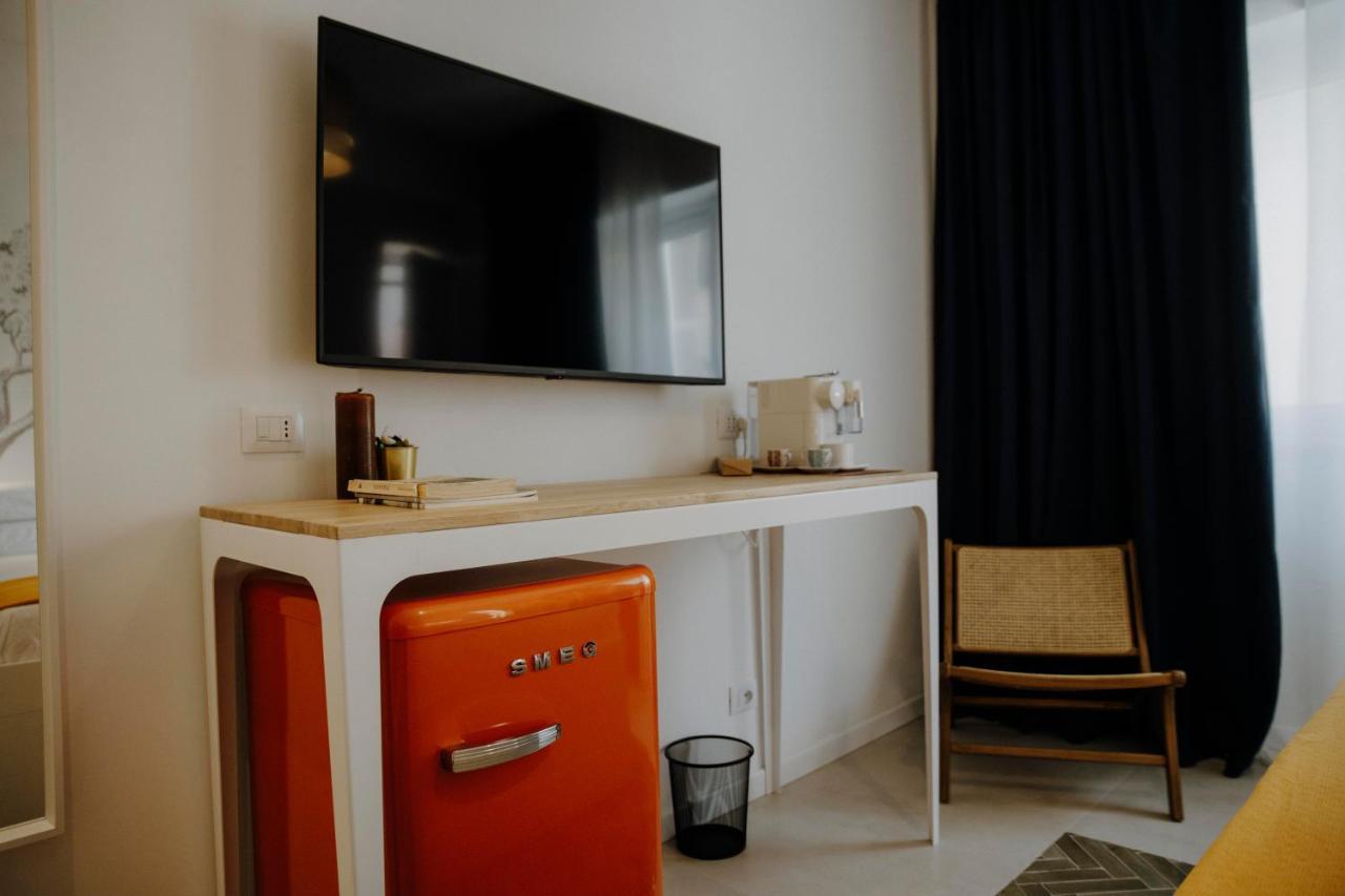 Petrarca17 Guest House A Due Passi Dal Mare تيراتشينا المظهر الخارجي الصورة