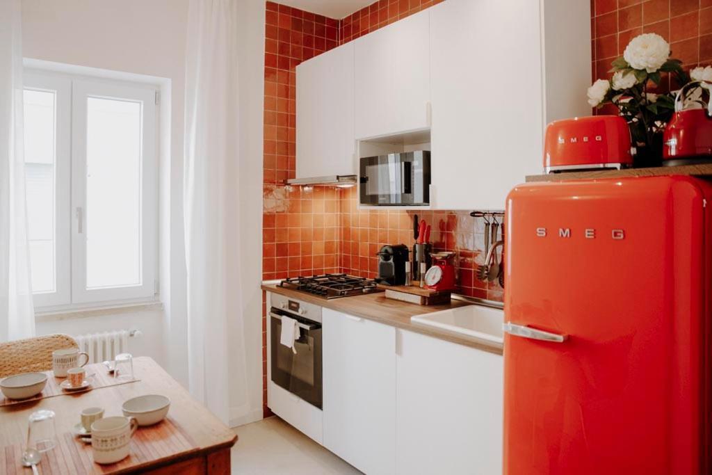 Petrarca17 Guest House A Due Passi Dal Mare تيراتشينا المظهر الخارجي الصورة