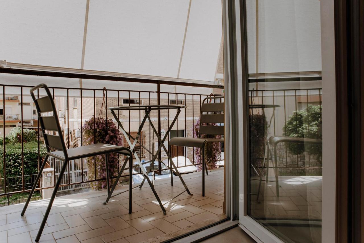 Petrarca17 Guest House A Due Passi Dal Mare تيراتشينا المظهر الخارجي الصورة