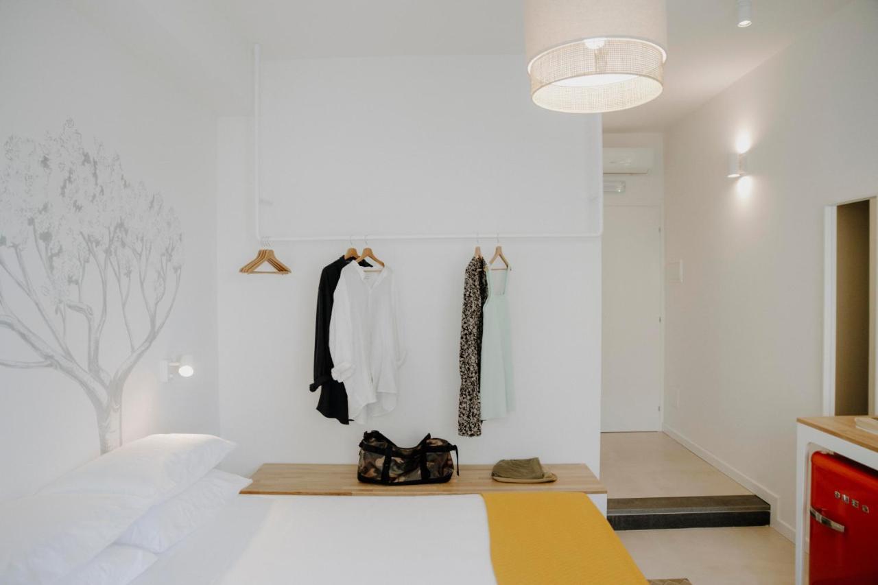 Petrarca17 Guest House A Due Passi Dal Mare تيراتشينا المظهر الخارجي الصورة